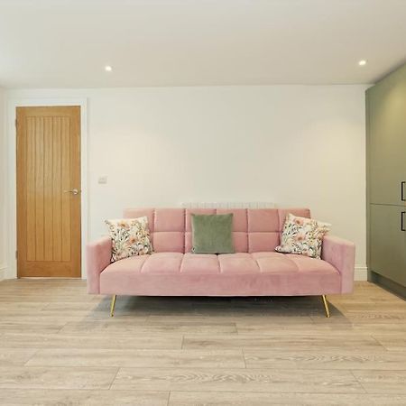 Stylish Beach Front Retreat 2 Bedrooms Herne Bay Exterior photo