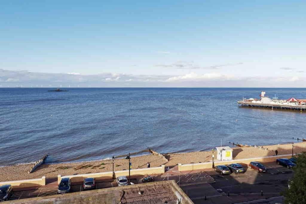 Stylish Beach Front Retreat 2 Bedrooms Herne Bay Exterior photo